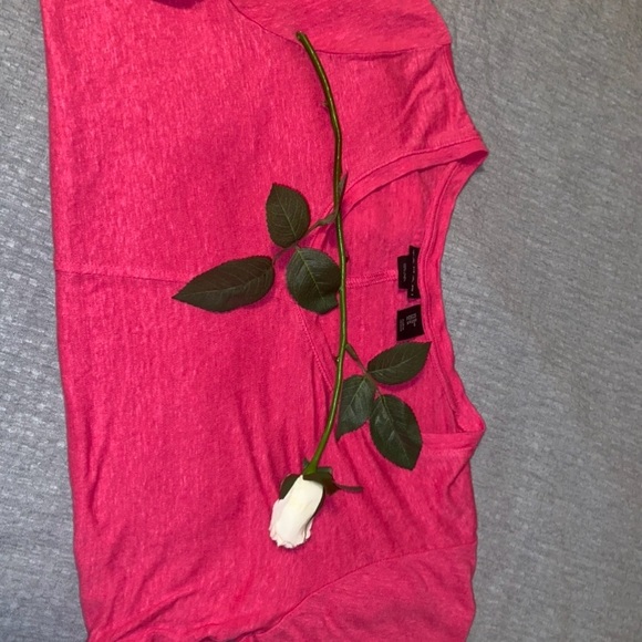 Tahari 100% Barbie pink Medium shirt - Picture 8 of 8